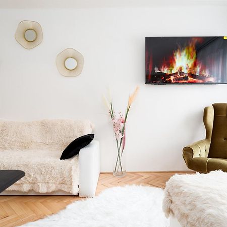 Kingdom Of 3 Roses Apartment Prague Luaran gambar