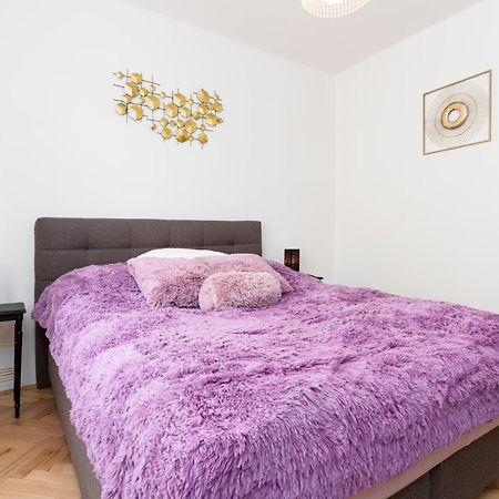 Kingdom Of 3 Roses Apartment Prague Luaran gambar