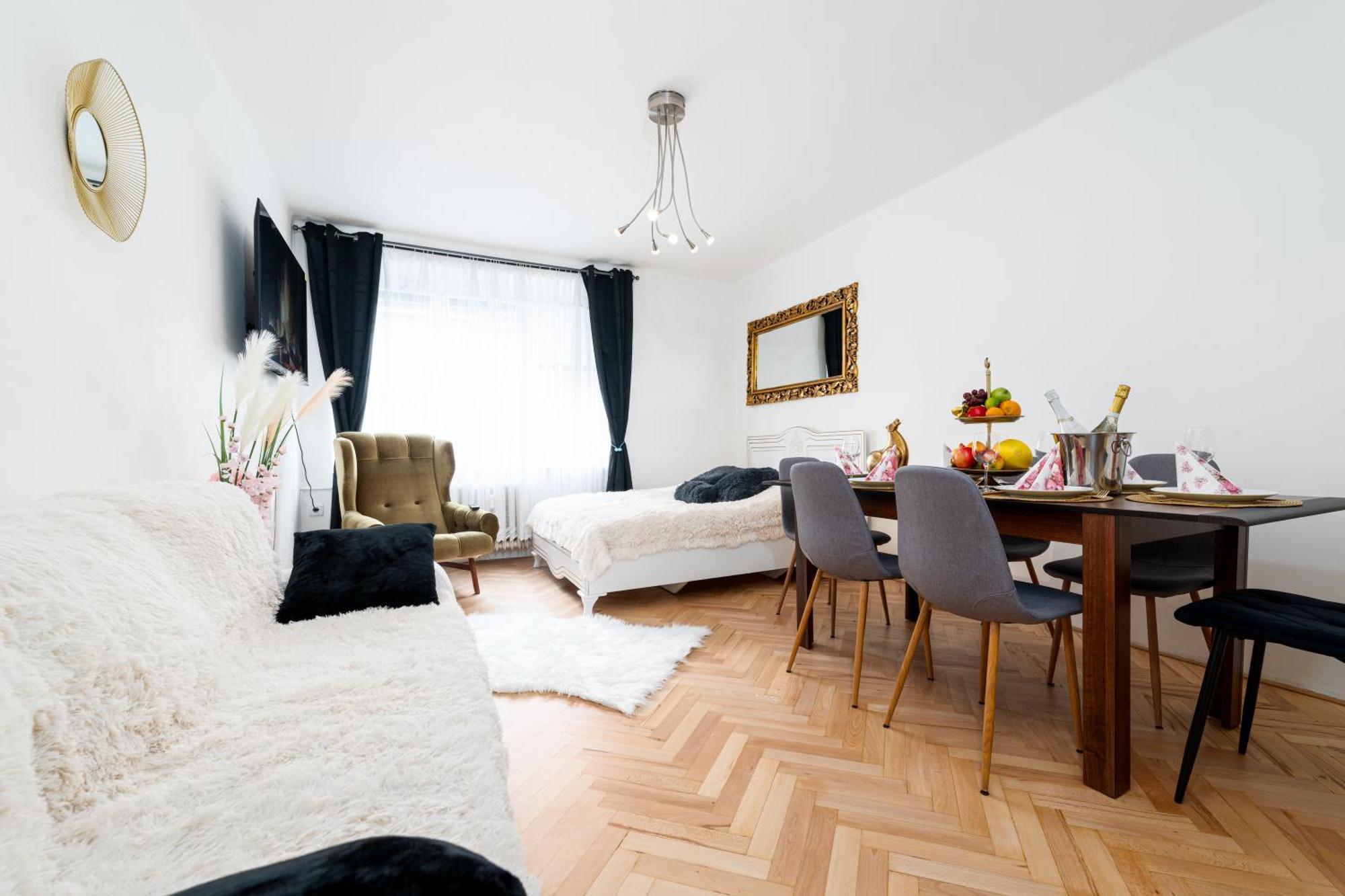 Kingdom Of 3 Roses Apartment Prague Luaran gambar